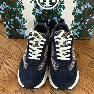 Like new! Tory Burch T monogram Good luck trainer jacquard/nat suede in navy